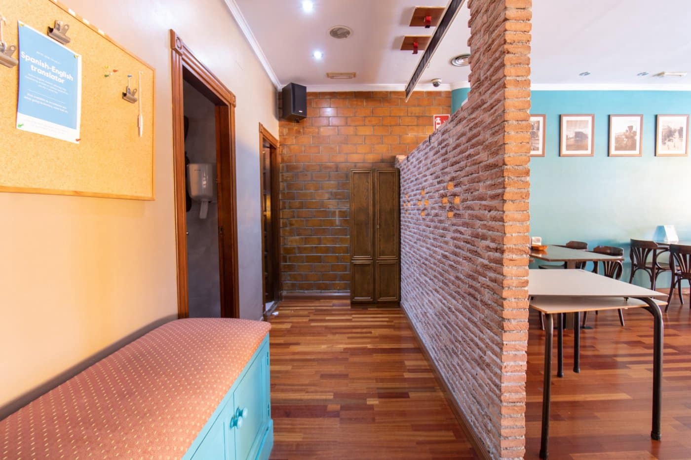 Commercial for sale in Roquetas de Mar - € 122,000 (Ref: 9458667)