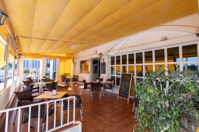 Kaupallinen myytävänä paikassa Roquetas de Mar - 122 000 € (Ref: 9458667)