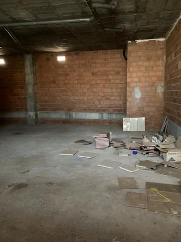 Commercieel te huur in Roquetas de Mar - € 500 (Ref: 9458670)