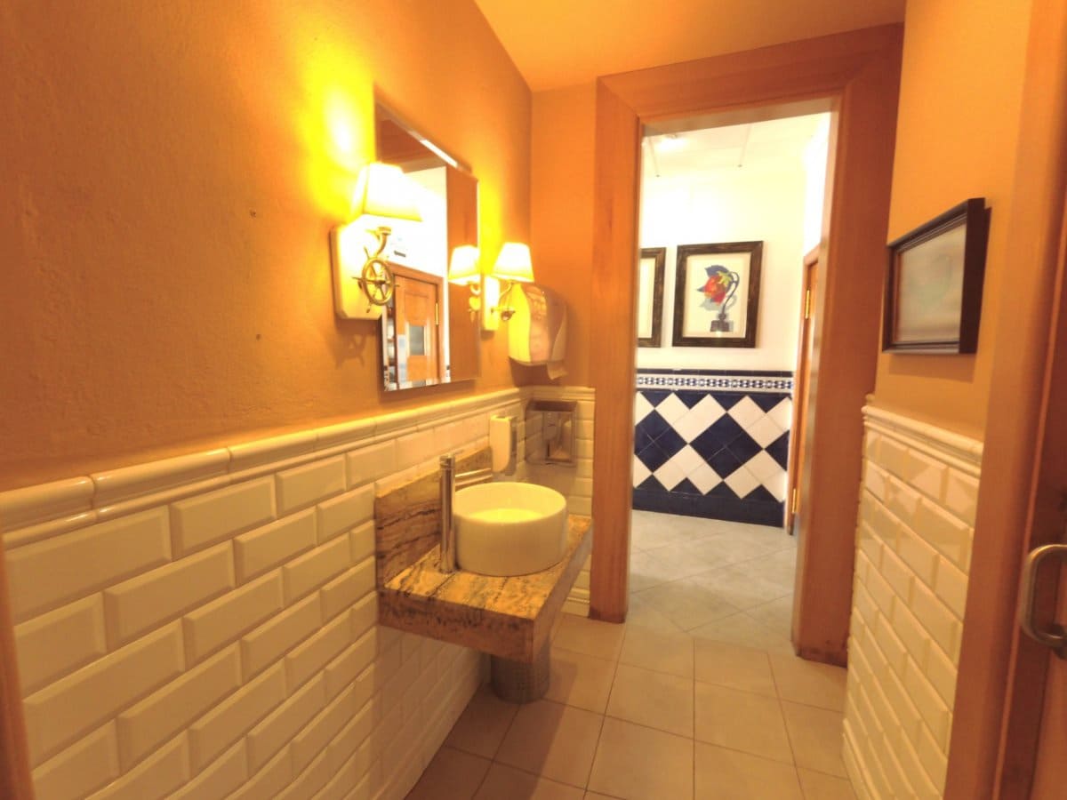 Comercial para venda em Roquetas de Mar - 298 000 € (Ref: 9458671)