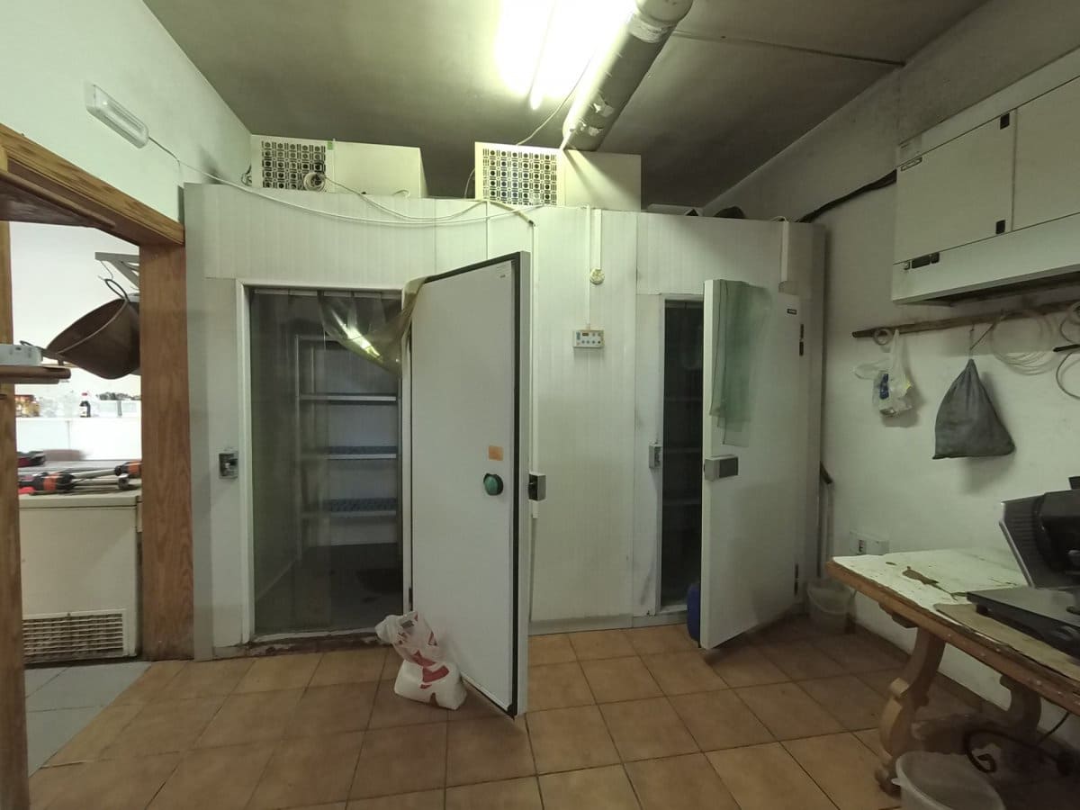 Comercial para venda em Roquetas de Mar - 298 000 € (Ref: 9458671)