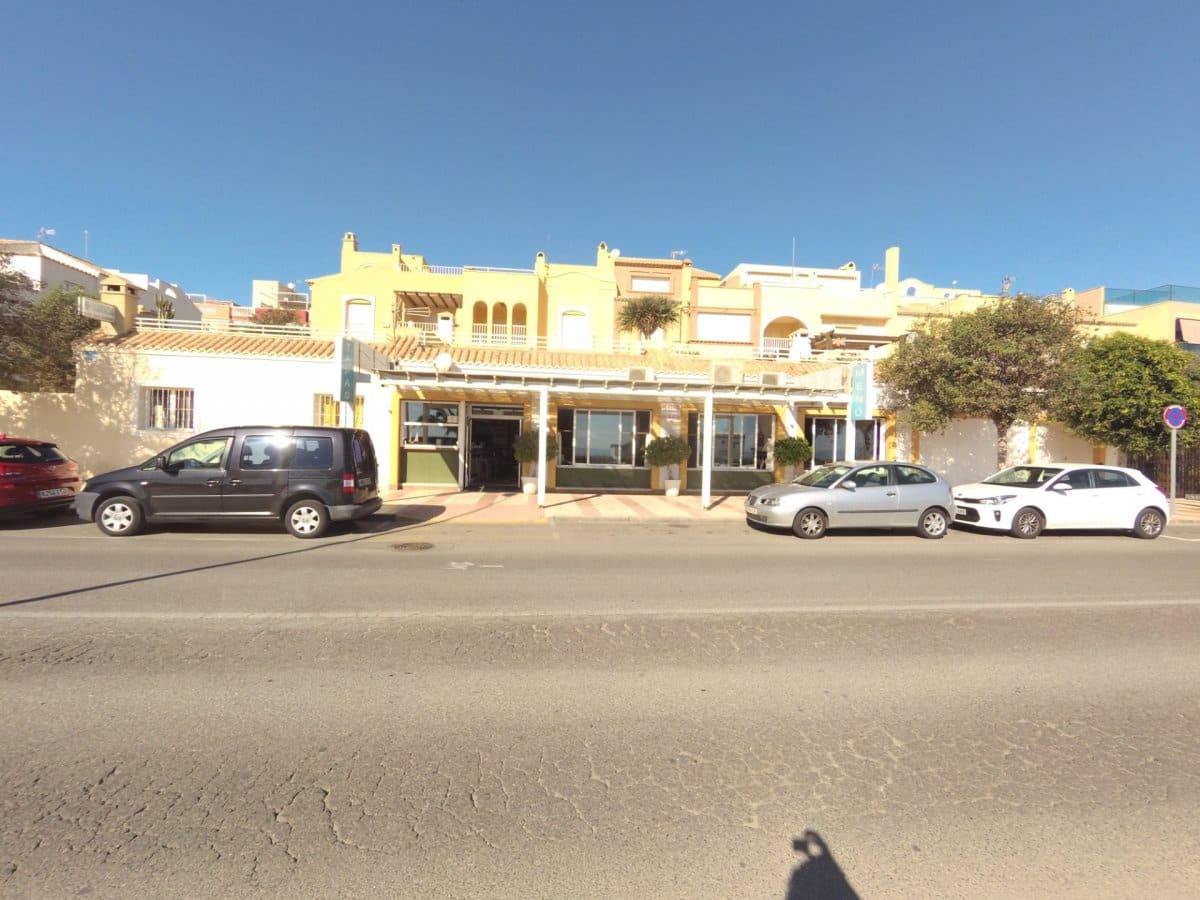 Comercial para venda em Roquetas de Mar - 298 000 € (Ref: 9458671)