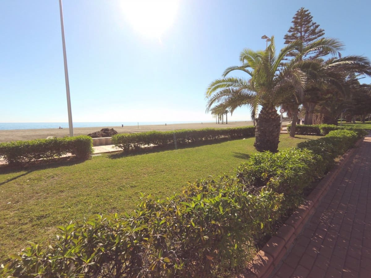 Comercial para venda em Roquetas de Mar - 298 000 € (Ref: 9458671)