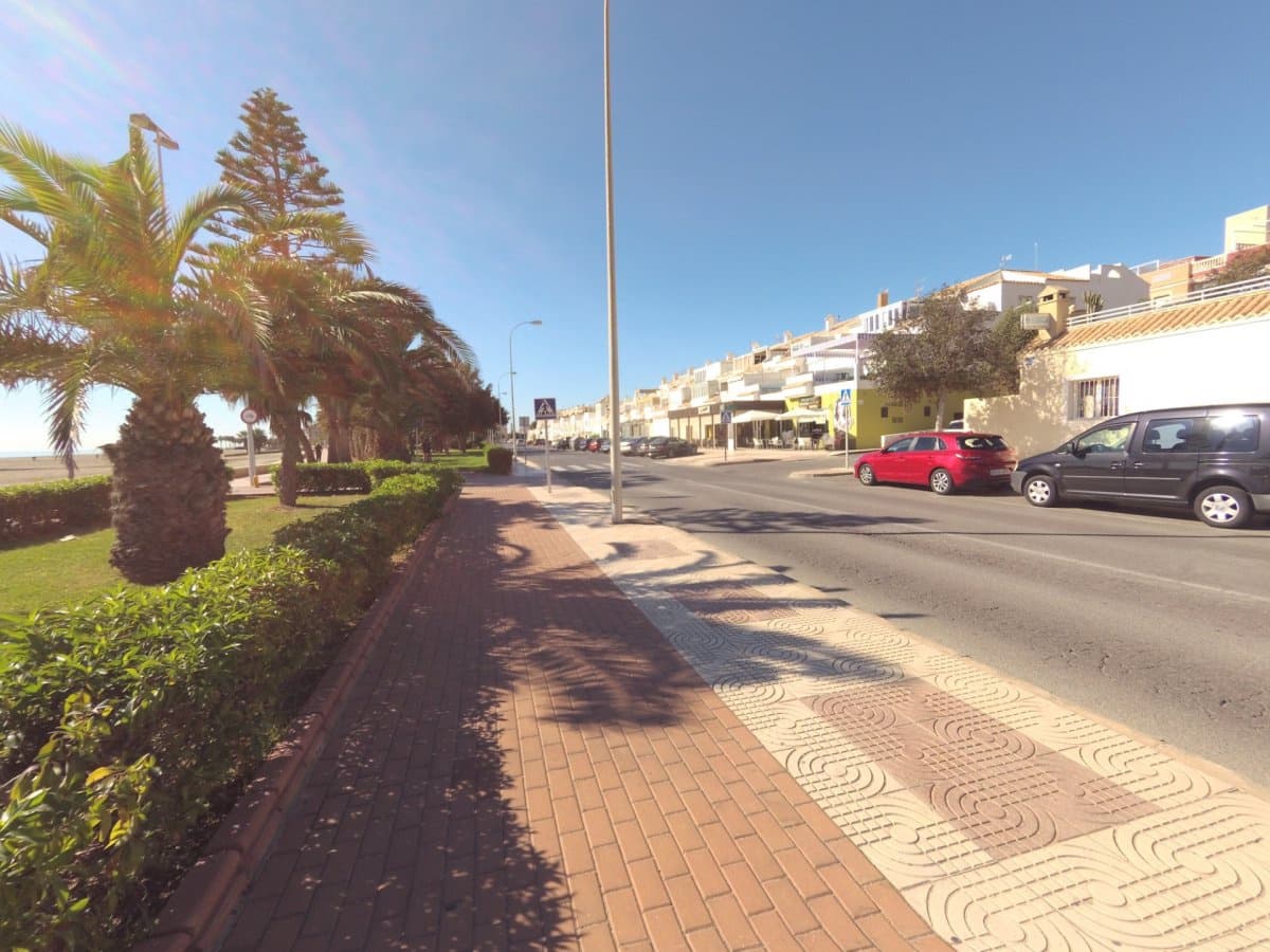 Comercial para venda em Roquetas de Mar - 298 000 € (Ref: 9458671)