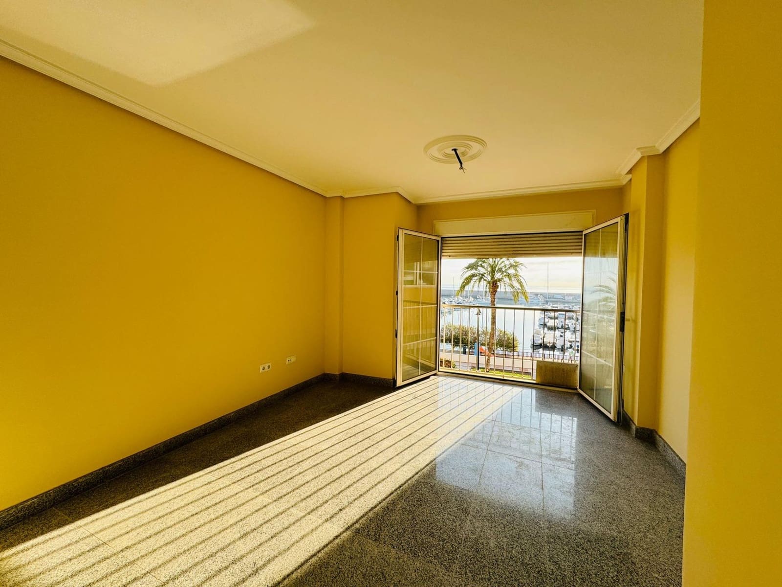 Piso de 2 habitaciones en Roquetas de Mar en venta - 167.000 € (Ref: 9465854)