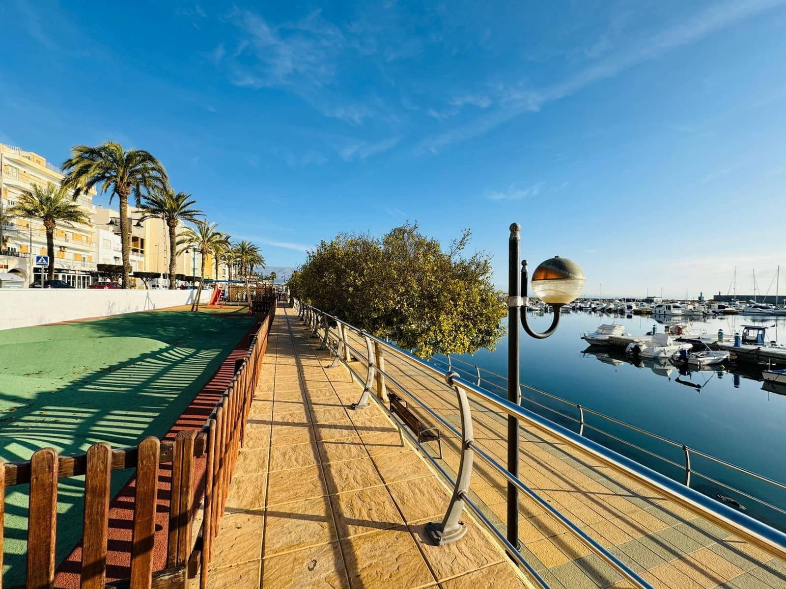 Piso de 2 habitaciones en Roquetas de Mar en venta - 167.000 € (Ref: 9465854)