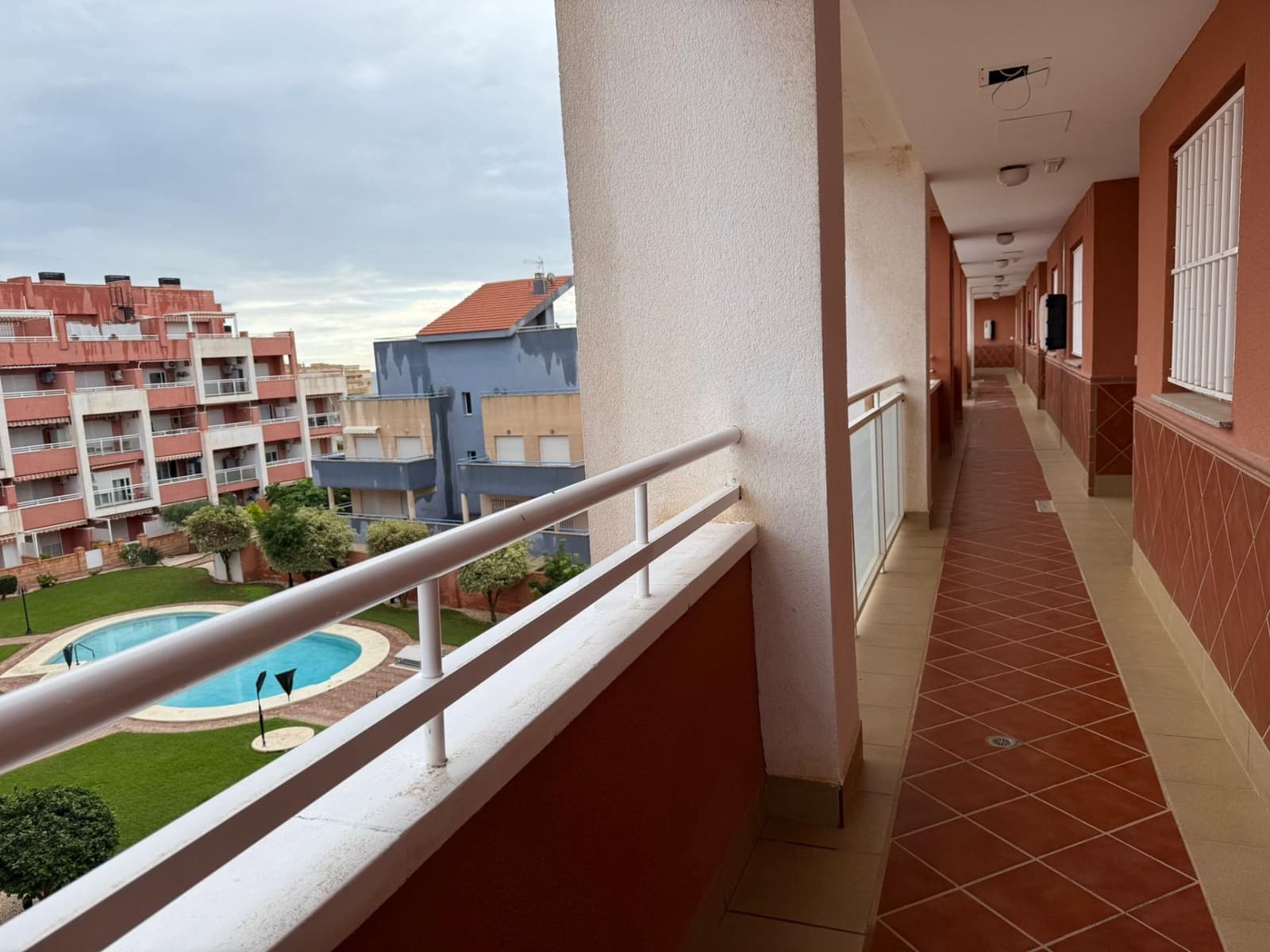 1 soverom Leilighet til salgs i Roquetas de Mar med garasje - € 115 000 (Ref: 9473055)