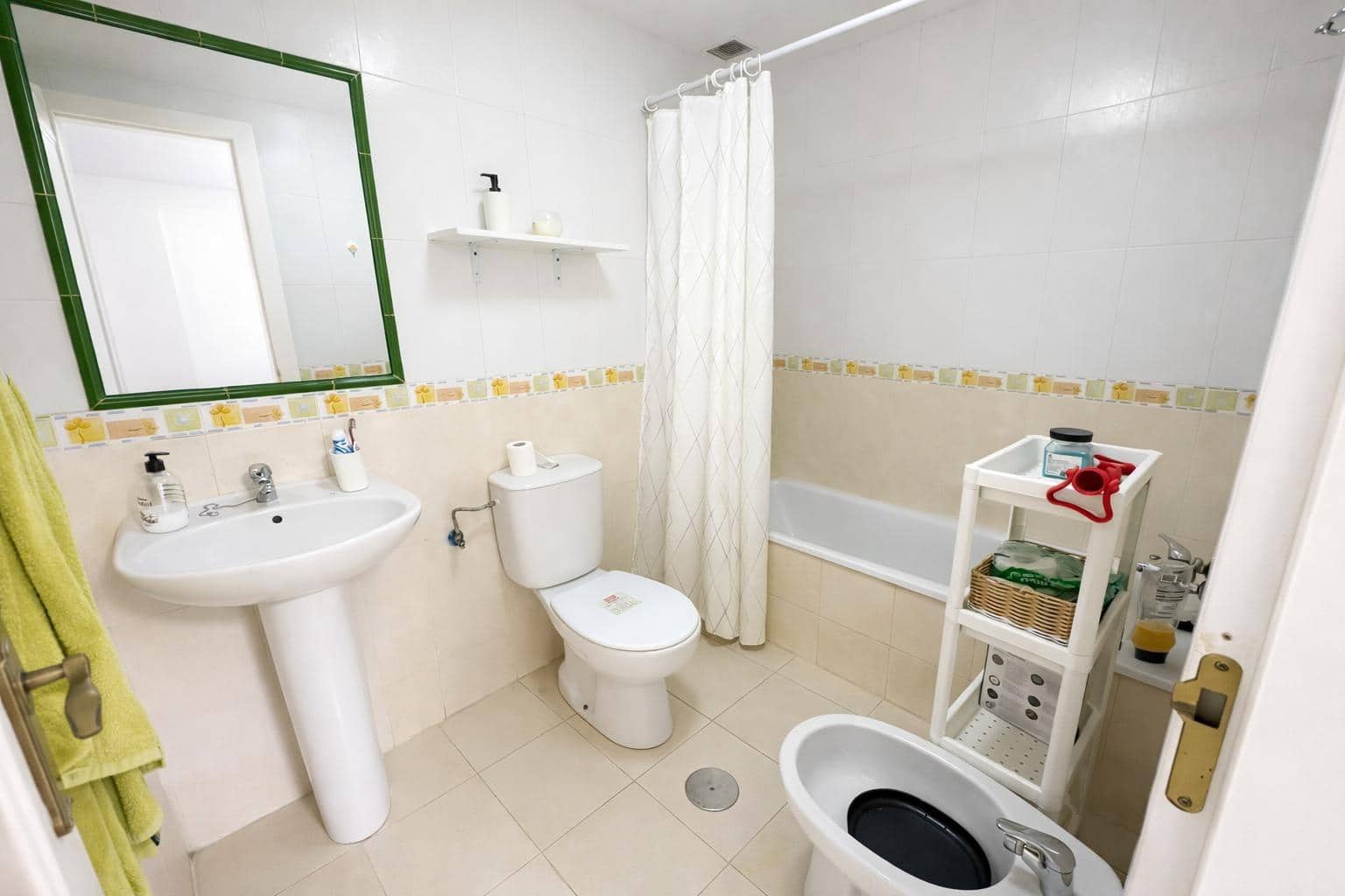 3 bedroom Apartment for sale in Roquetas de Mar with garage - € 188,800 (Ref: 9473056)