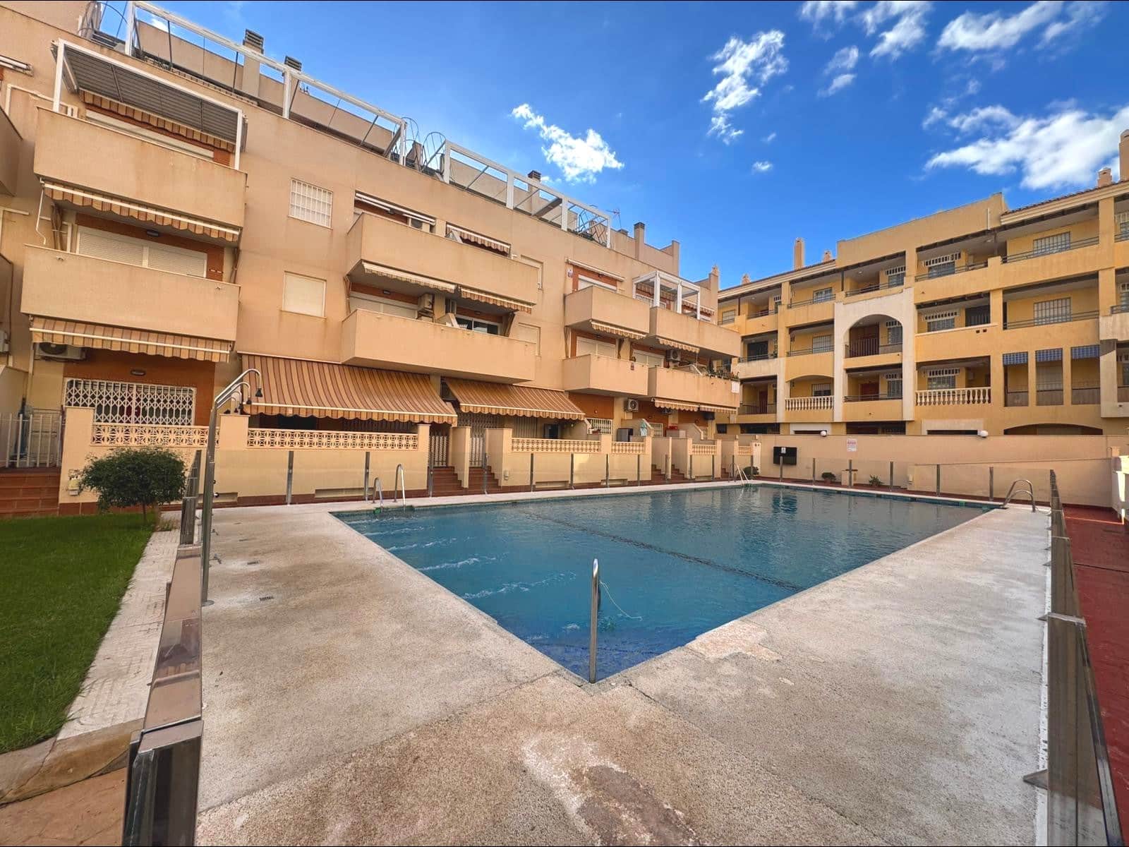 3 bedroom Apartment for sale in Roquetas de Mar with garage - € 188,800 (Ref: 9473056)