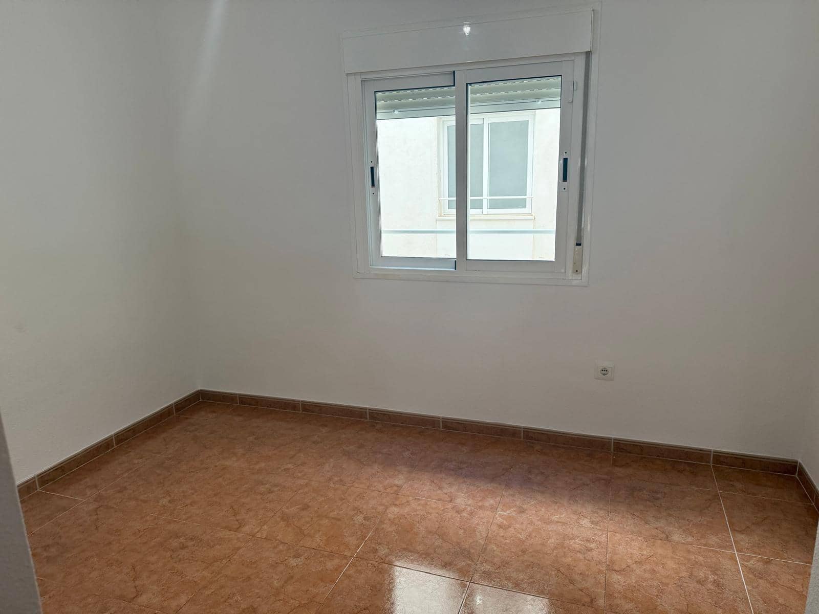 2 bedroom Flat for sale in Roquetas de Mar - € 145,000 (Ref: 9473057)