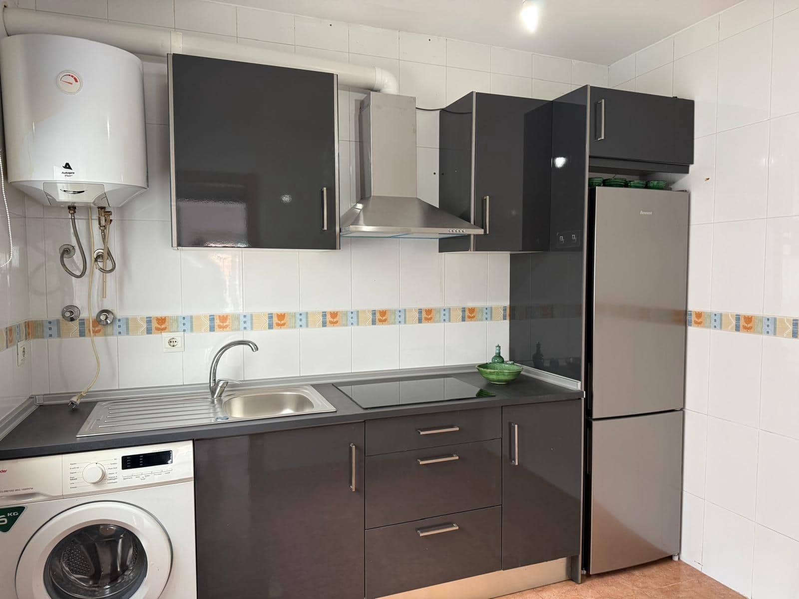 2 bedroom Flat for sale in Roquetas de Mar - € 145,000 (Ref: 9473057)