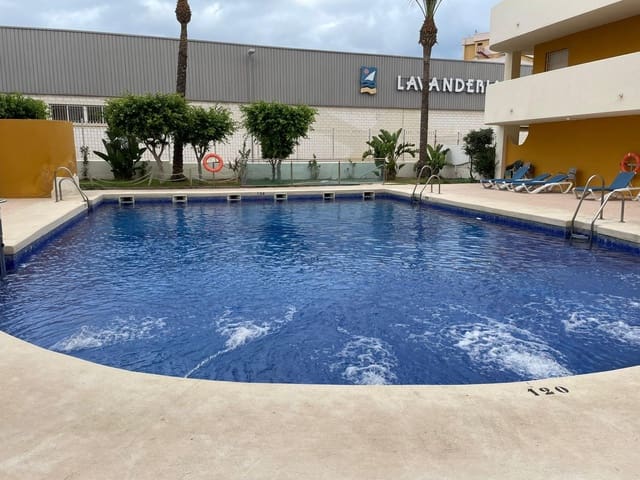 2 sovrum Lägenhet till salu i Roquetas de Mar med garage - 159 900 € (Ref: 9473059)