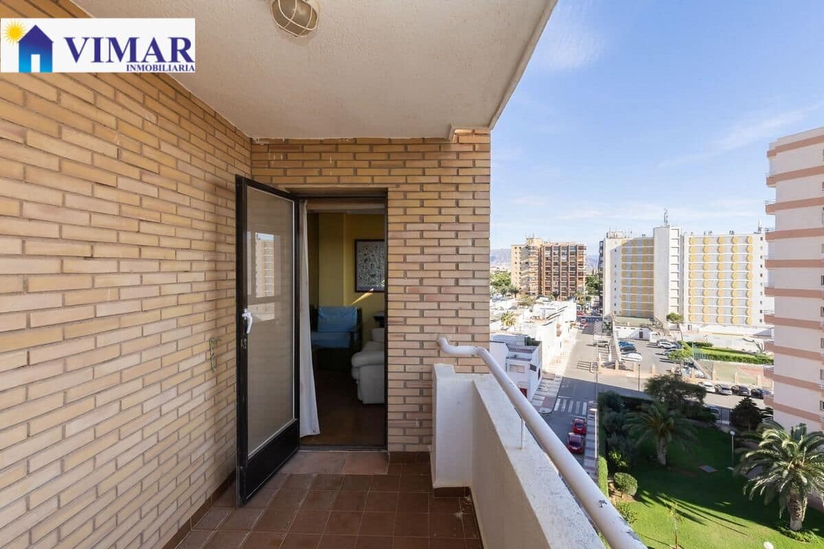 2 makuuhuone Asunto myytävänä paikassa Roquetas de Mar mukana uima-altaan - 156 000 € (Ref: 9491525)