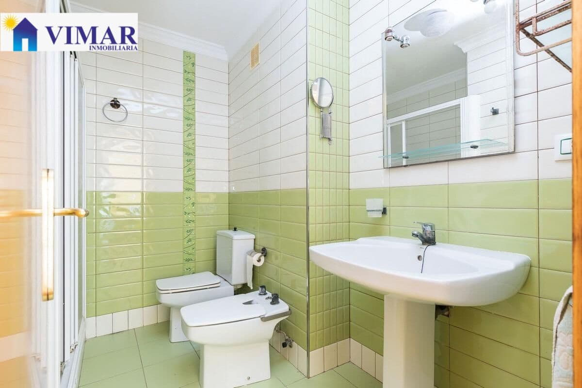 2 makuuhuone Asunto myytävänä paikassa Roquetas de Mar mukana uima-altaan - 156 000 € (Ref: 9491525)