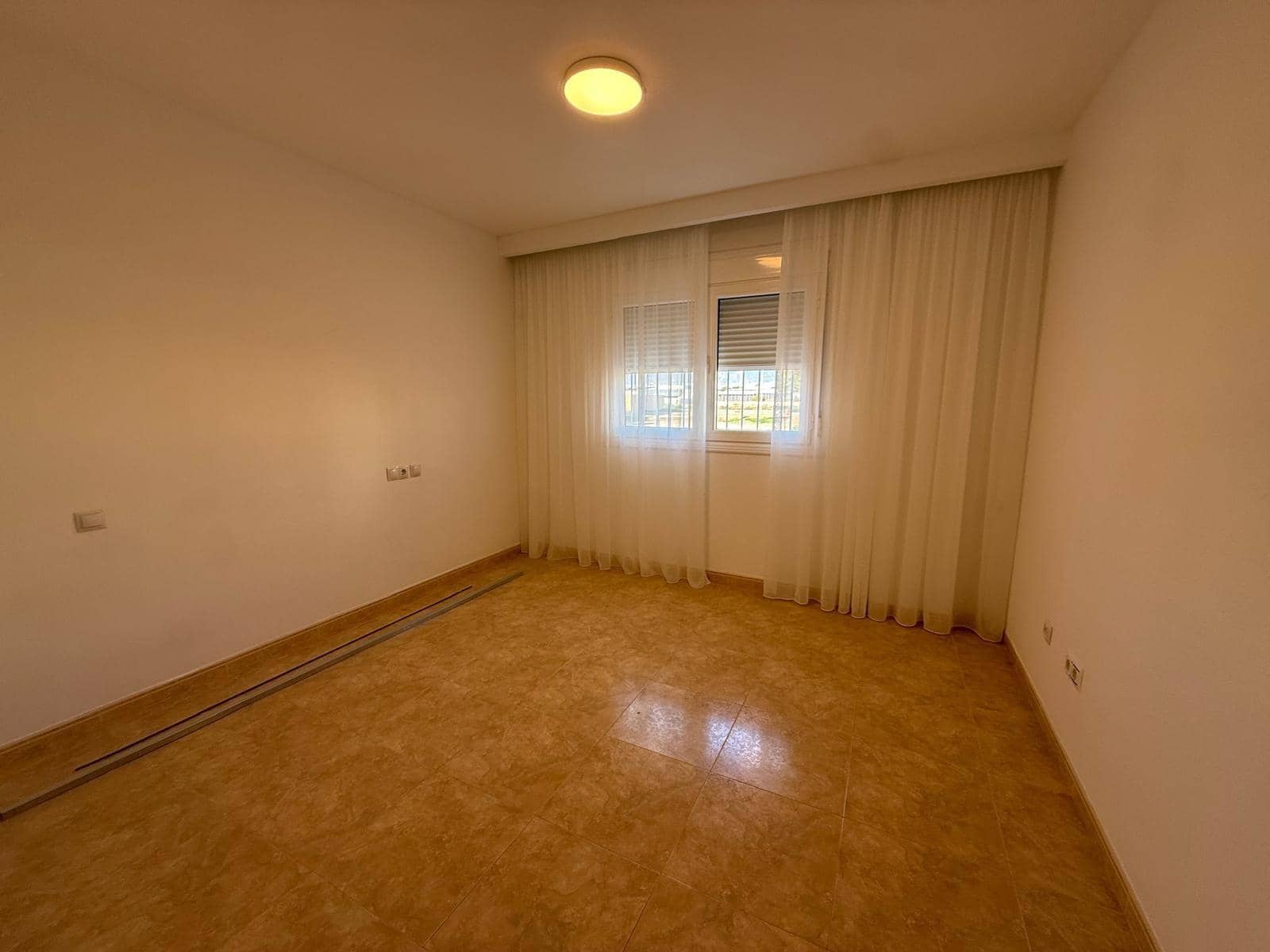 2 bedroom Flat for sale in Roquetas de Mar - € 121,000 (Ref: 9499028)