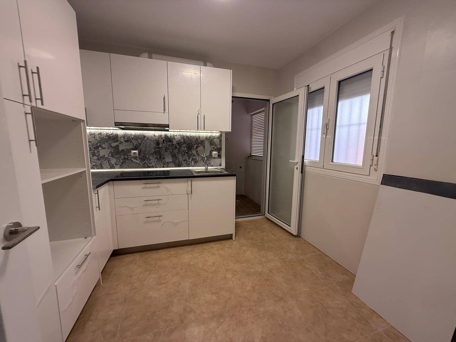 2 bedroom Flat for sale in Roquetas de Mar - € 121,000 (Ref: 9499028)