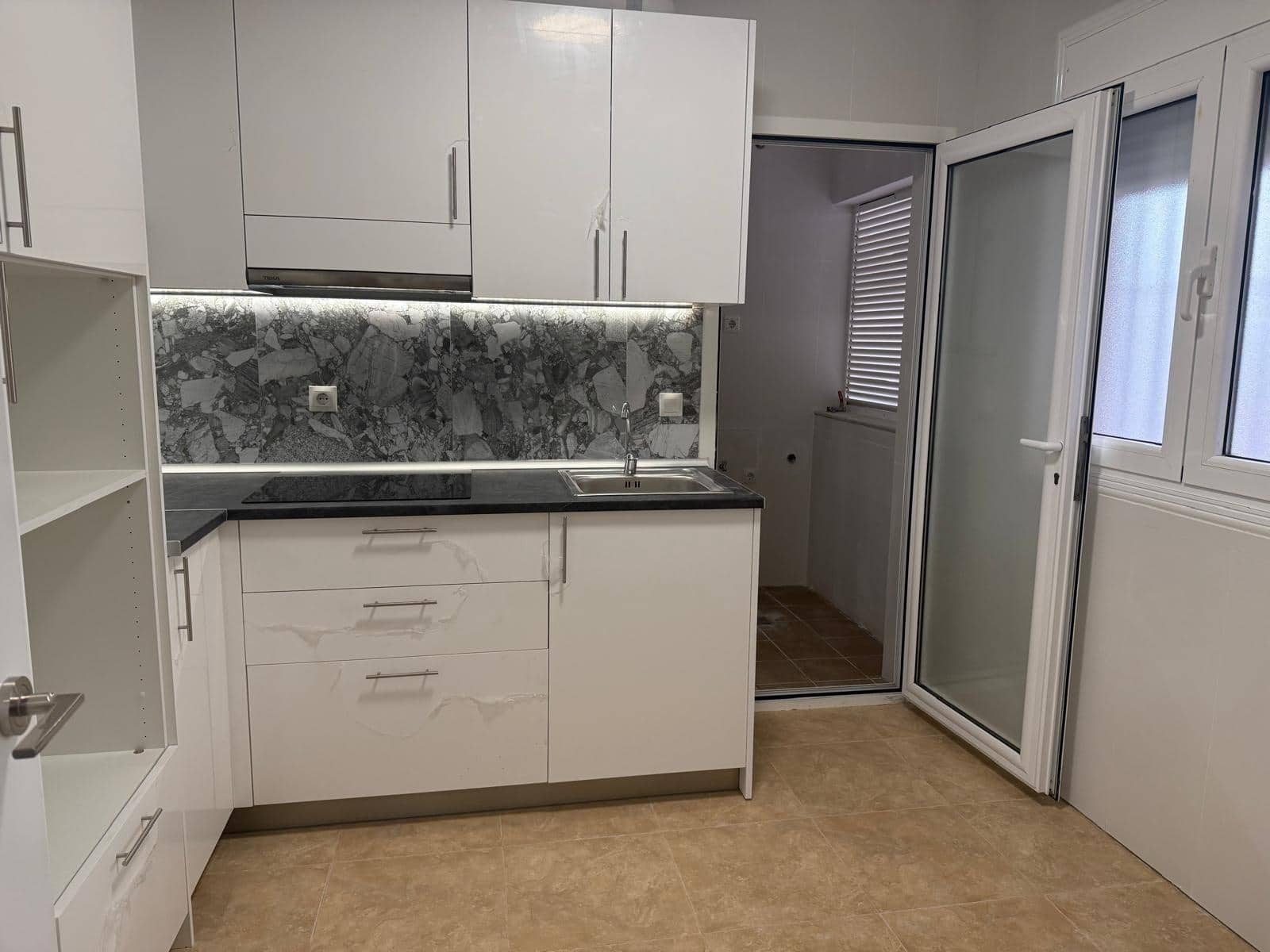 2 bedroom Flat for sale in Roquetas de Mar - € 121,000 (Ref: 9499028)