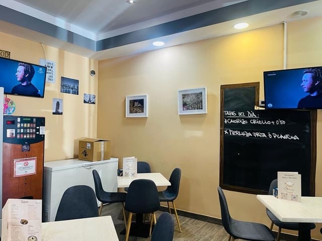 Komercyjne na sprzedaż w Roquetas de Mar - 162 000 € (Ref: 9519052)