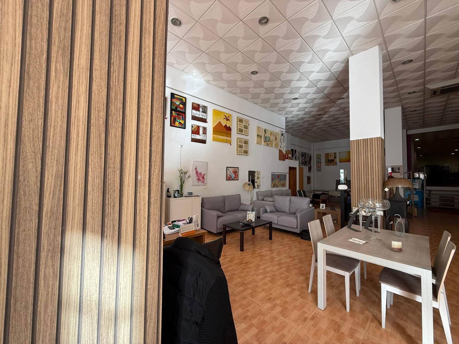 Commercieel te koop in El Parador de las Hortichuelas - € 600.000 (Ref: 9530805)