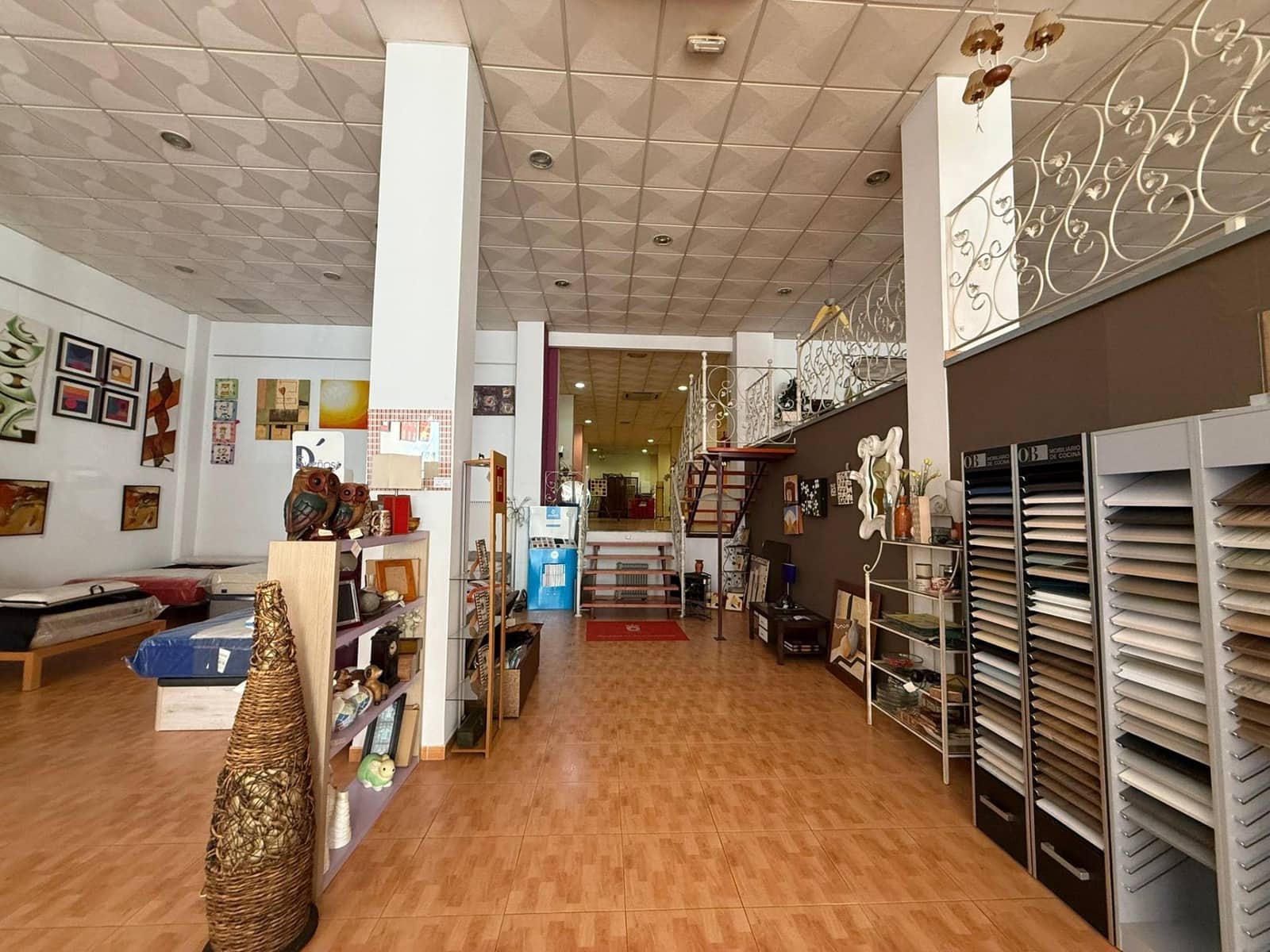 Commercieel te koop in El Parador de las Hortichuelas - € 600.000 (Ref: 9530805)