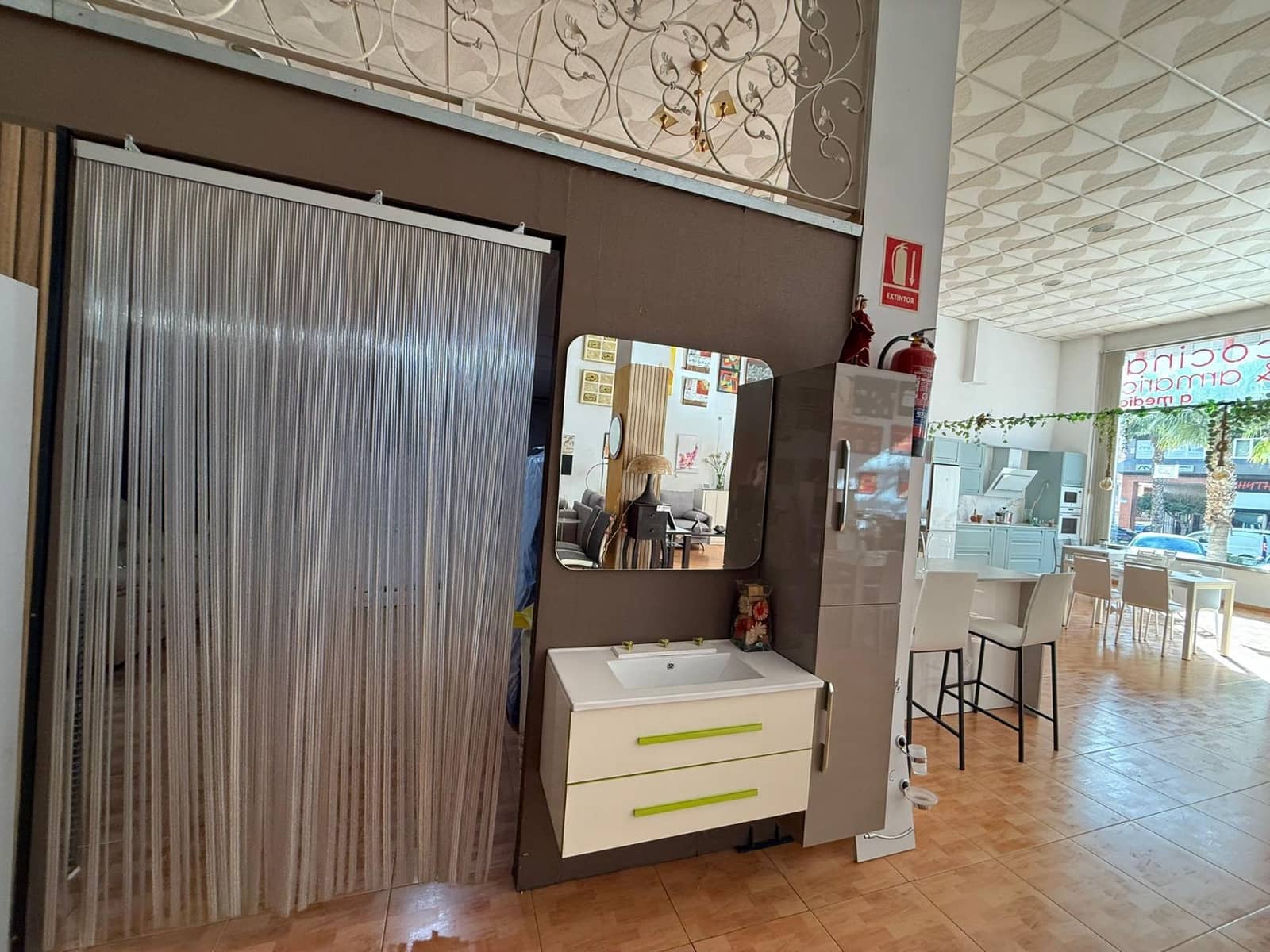 Commercieel te koop in El Parador de las Hortichuelas - € 600.000 (Ref: 9530805)