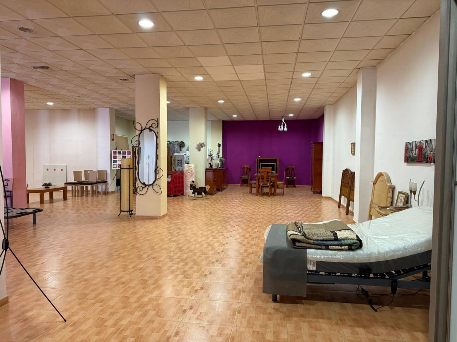 Commercieel te koop in El Parador de las Hortichuelas - € 600.000 (Ref: 9530805)