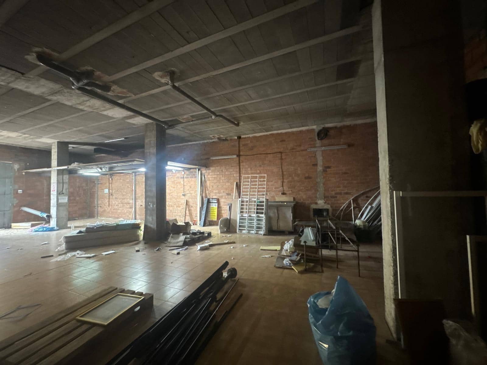 Commercial for rent in El Parador de las Hortichuelas - € 850 (Ref: 9561936)