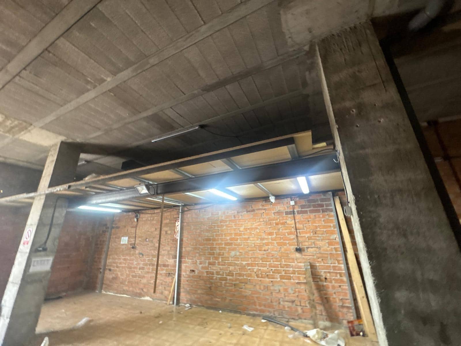 Commercial for rent in El Parador de las Hortichuelas - € 850 (Ref: 9561936)