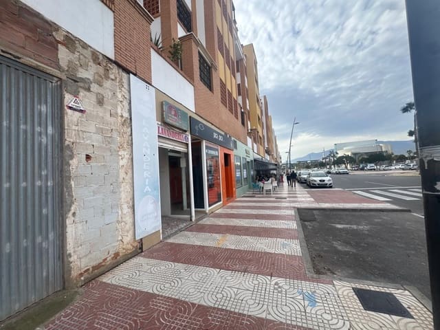 Erhverv til leje i El Parador de las Hortichuelas, Roquetas de Mar - € 1.000 (Ref: 9561936)