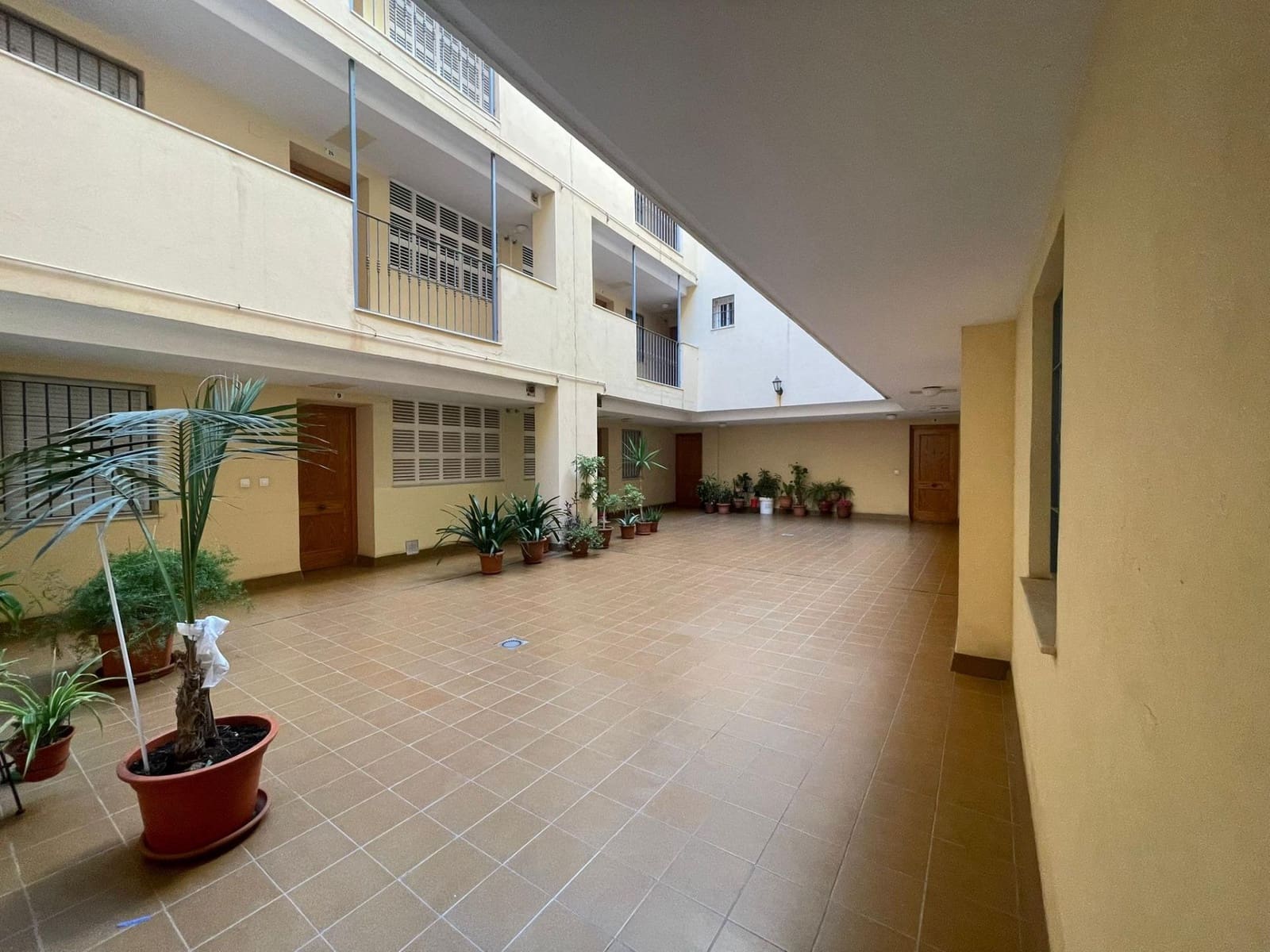 1 bedroom Beach Apartment for sale in Roquetas de Mar with garage - € 76,500 (Ref: 9586643)