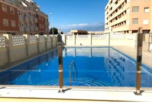 2 soverom Leilighet til salgs i Roquetas de Mar med svømmebasseng garasje - € 159 000 (Ref: 9591414)