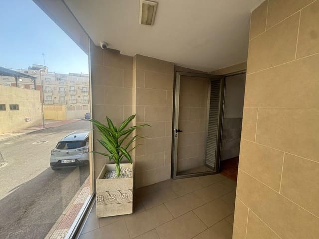 2 soverom Leilighet til salgs i Roquetas de Mar med svømmebasseng garasje - € 159 000 (Ref: 9591414)