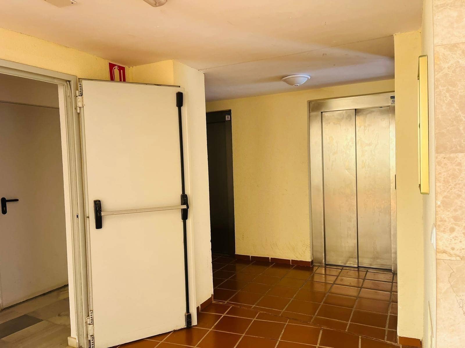 2 bedroom Flat for sale in Roquetas de Mar with pool garage - € 159,000 (Ref: 9591414)