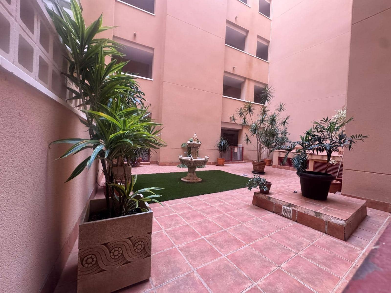 2 bedroom Flat for sale in Roquetas de Mar with pool garage - € 159,000 (Ref: 9591414)