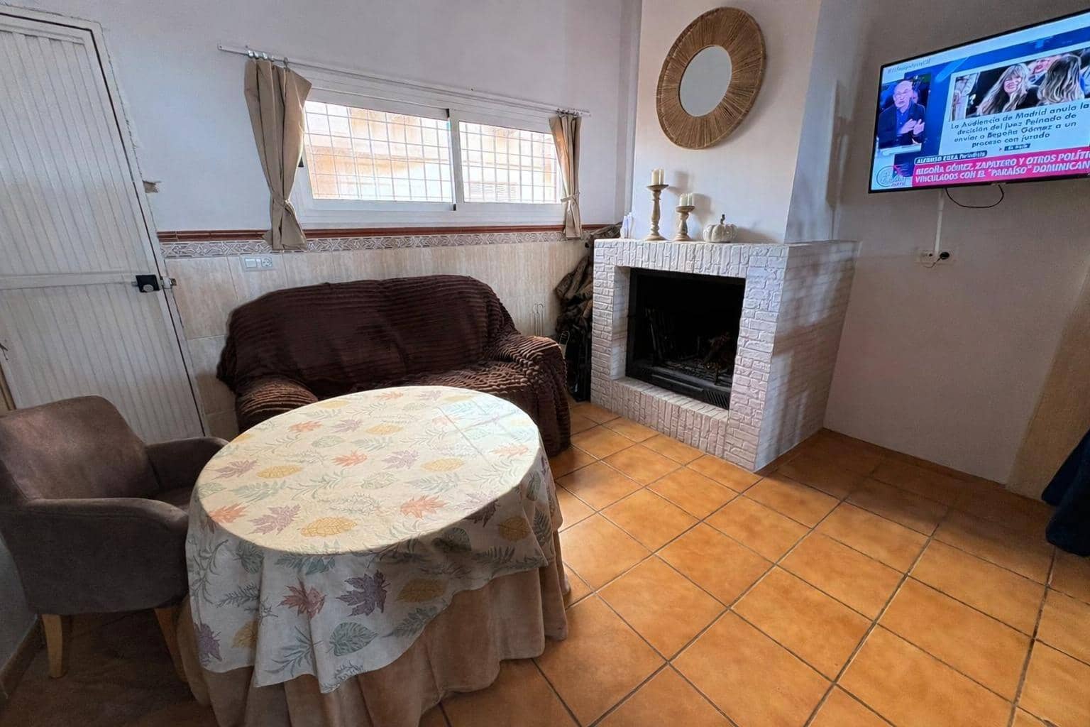 4 slaapkamer Rijtjeshuis te koop in Roquetas de Mar met garage - € 280.000 (Ref: 9625811)