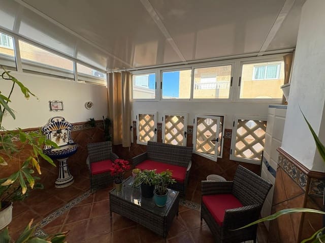 Adosado de 4 habitaciones en Roquetas de Mar en venta con garaje - 280.000 € (Ref: 9625811)