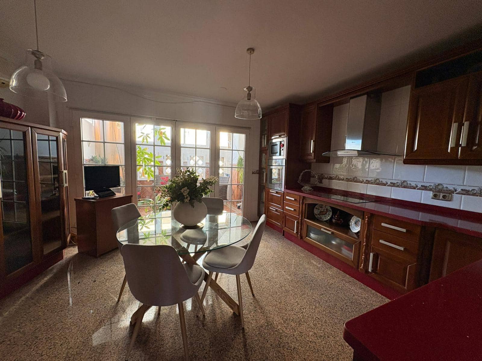 4 slaapkamer Rijtjeshuis te koop in Roquetas de Mar met garage - € 280.000 (Ref: 9625811)