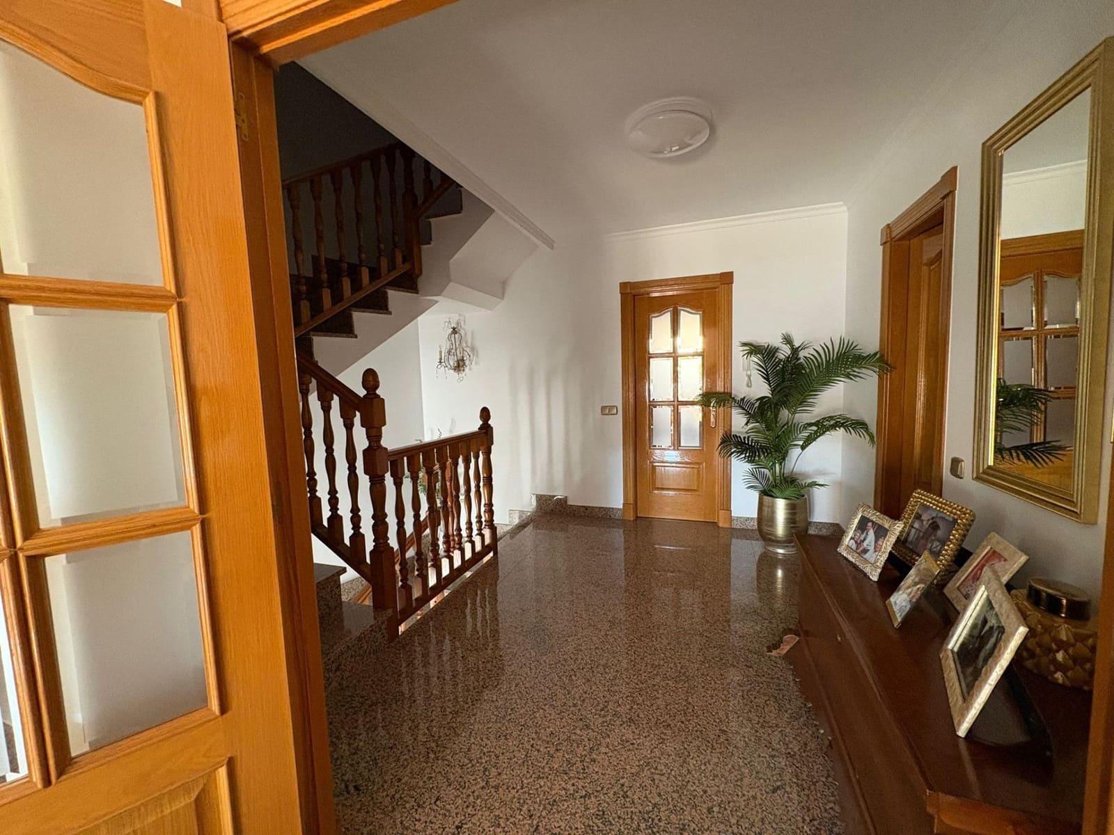 4 slaapkamer Rijtjeshuis te koop in Roquetas de Mar met garage - € 280.000 (Ref: 9625811)