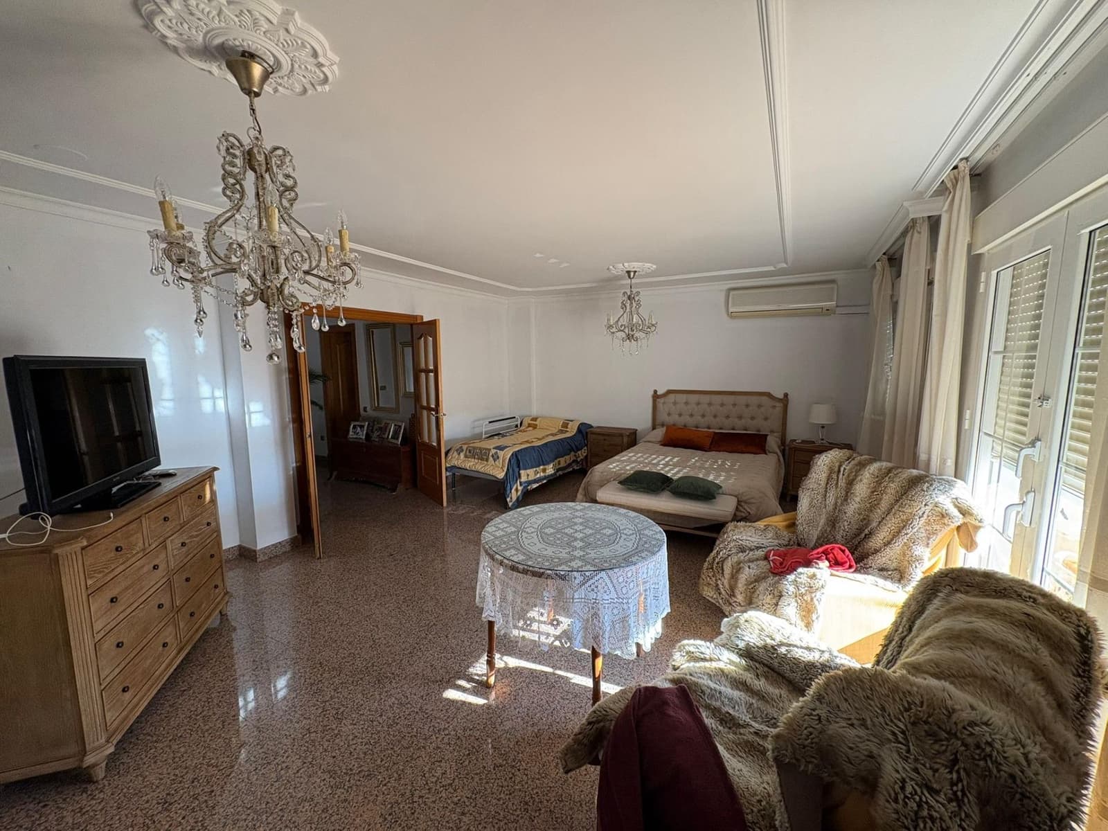 4 slaapkamer Rijtjeshuis te koop in Roquetas de Mar met garage - € 280.000 (Ref: 9625811)