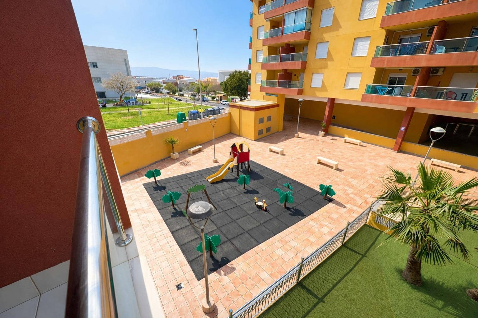 3 Zimmer Wohnung zu verkaufen in Roquetas de Mar mit Garage - 199.900 € (Ref: 9648288)