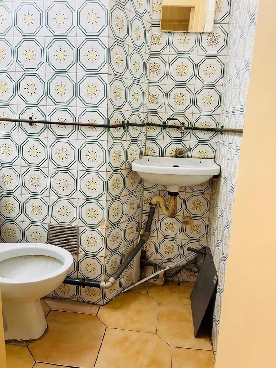 Commercial for rent in Roquetas de Mar - € 450 (Ref: 9695463)