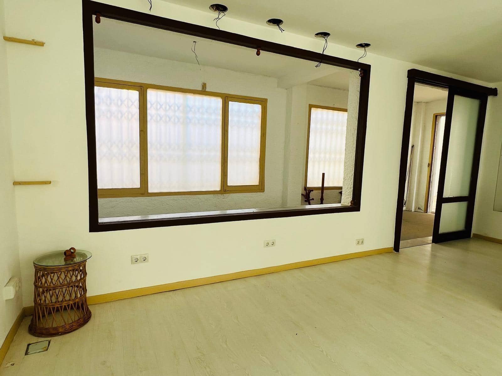 Commercial for rent in Roquetas de Mar - € 450 (Ref: 9695463)