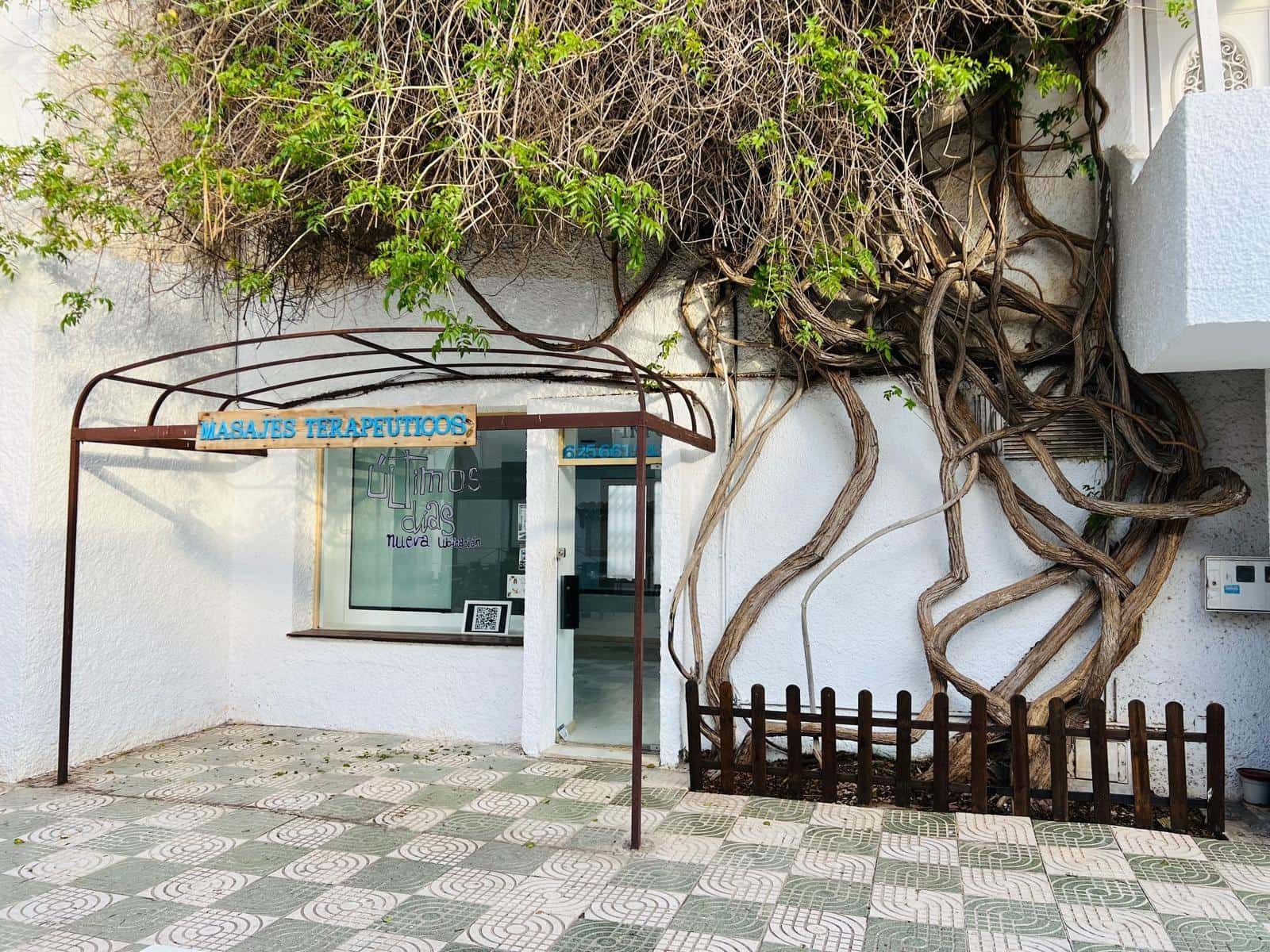 Commercial for rent in Roquetas de Mar - € 450 (Ref: 9695463)