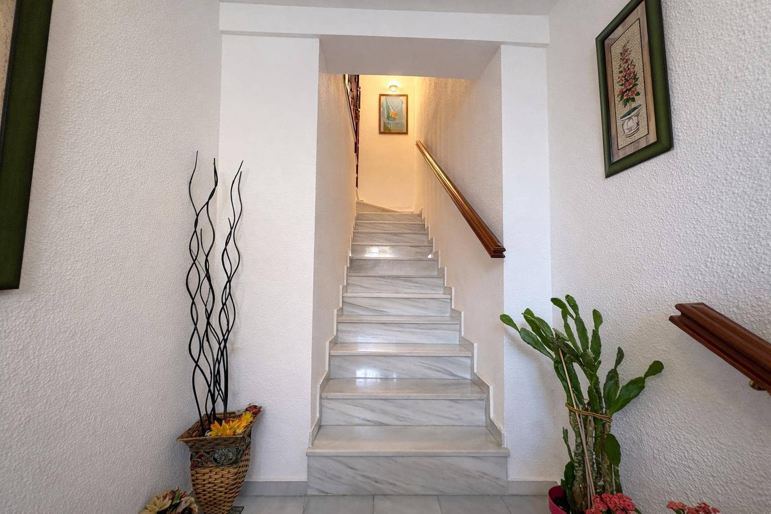 4 bedroom Apartment for sale in Roquetas de Mar with garage - € 250,000 (Ref: 9726758)