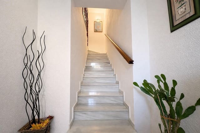 4 chambre Appartement à vendre à Roquetas de Mar avec garage - 250 000 € (Ref: 9726758)