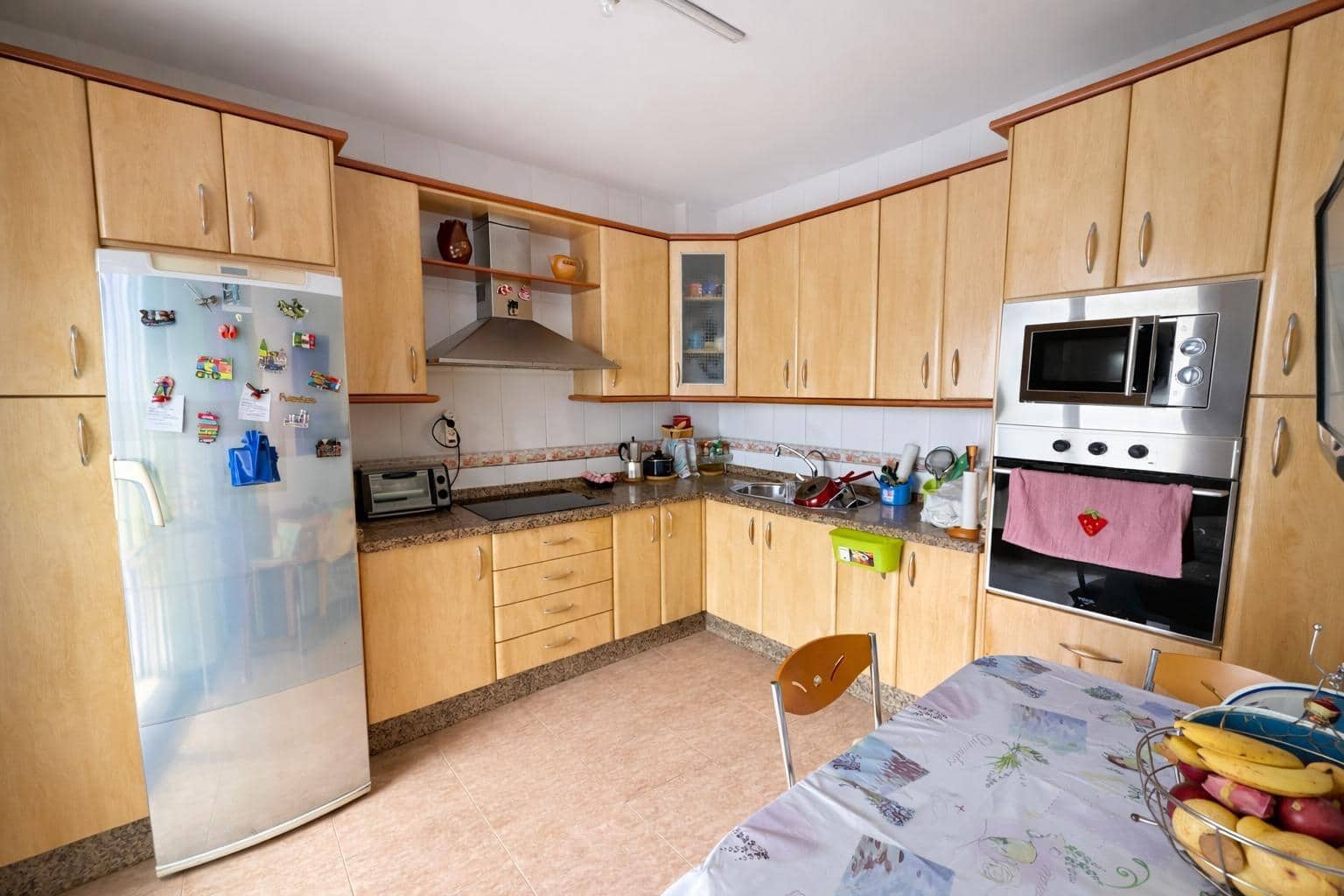 4 bedroom Apartment for sale in Roquetas de Mar with garage - € 250,000 (Ref: 9726758)