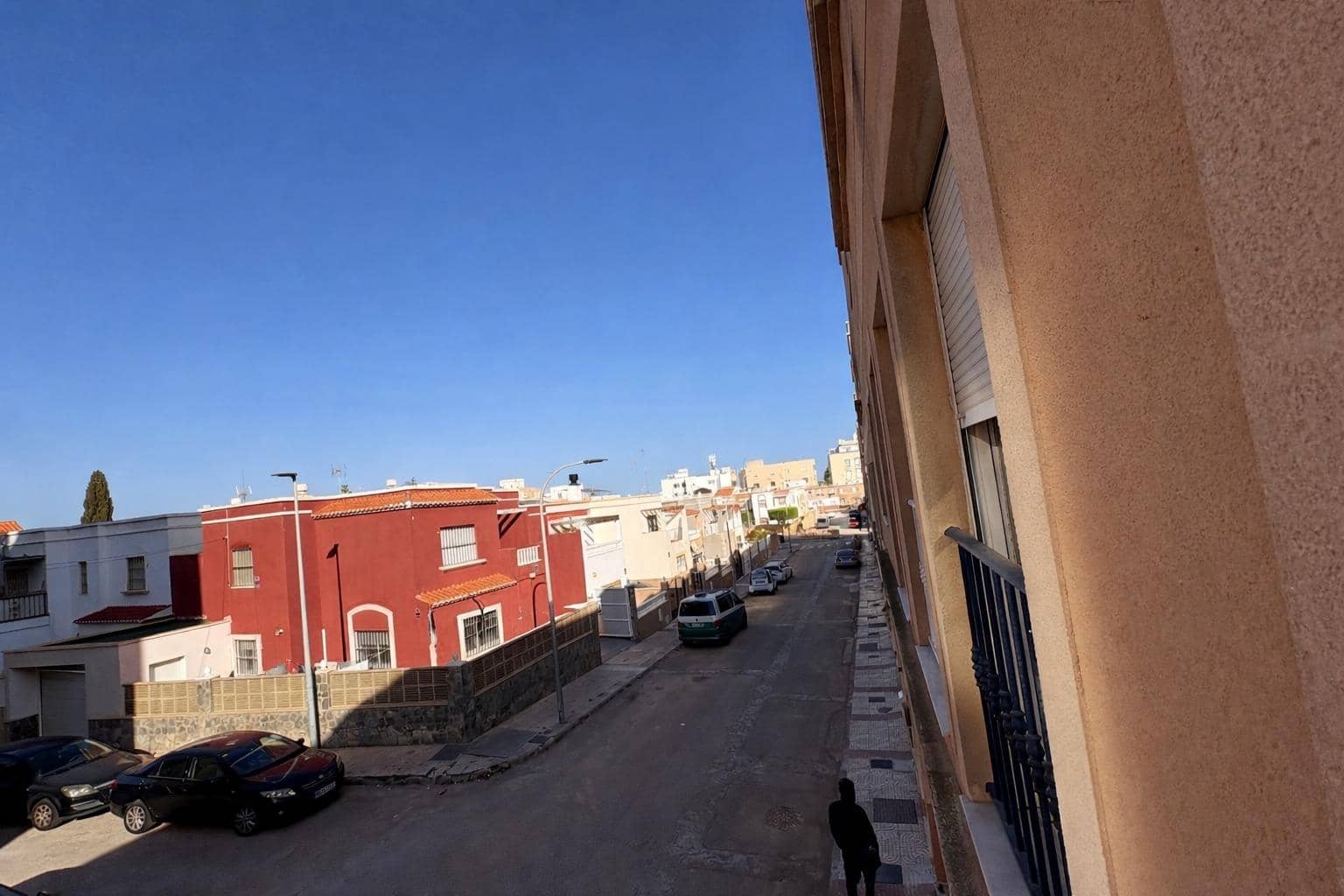 4 bedroom Apartment for sale in Roquetas de Mar with garage - € 250,000 (Ref: 9726758)