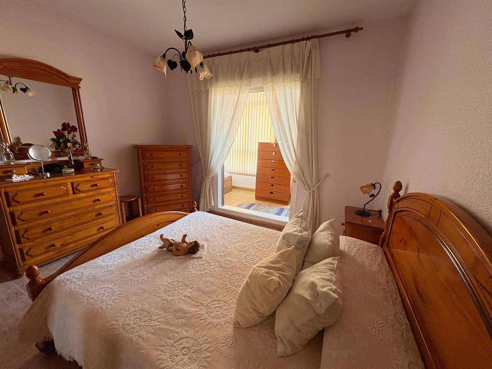 4 bedroom Apartment for sale in Roquetas de Mar with garage - € 250,000 (Ref: 9726758)