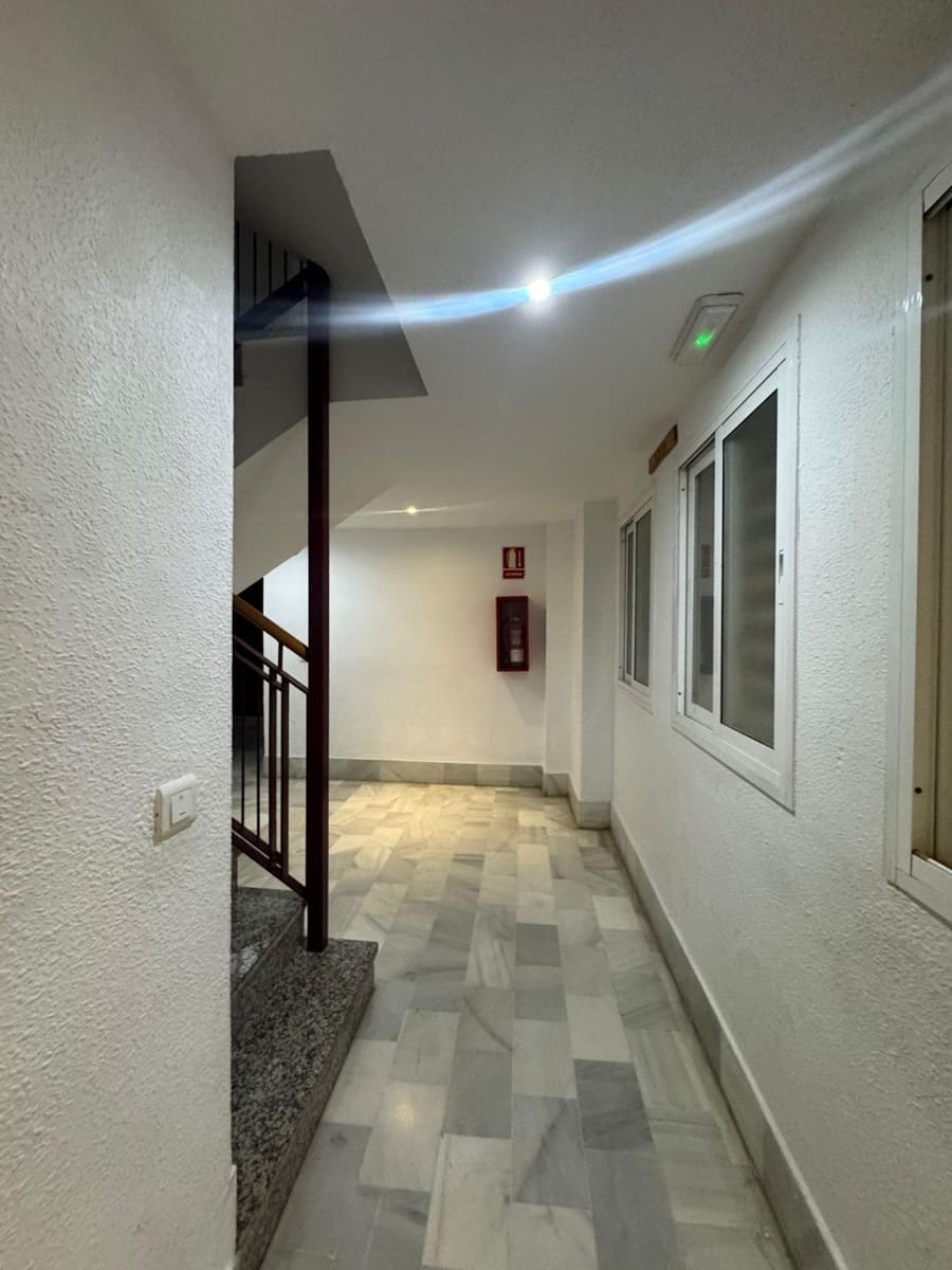 3 bedroom Flat for rent in Roquetas de Mar with garage - € 700 (Ref: 9729344)