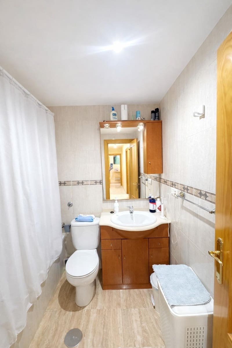 3 bedroom Flat for rent in Roquetas de Mar with garage - € 700 (Ref: 9729344)